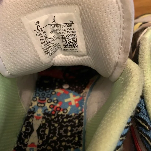 Air Jordan Low Sneakers - Picture 5 of 6